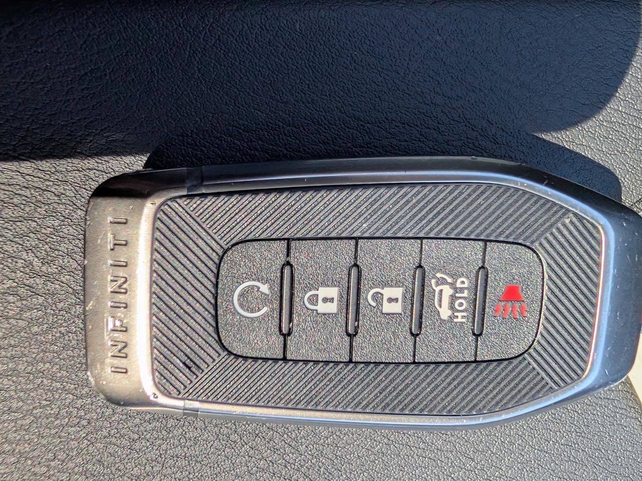 Used 2025 INFINITI QX80 Sensory AWD/4WD image 29