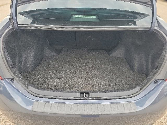 Used 2016 Toyota Corolla LE FWD image 23