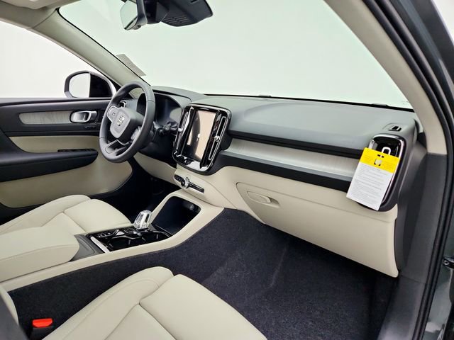 New 2026 Volvo XC40 B5 Ultra w/ Climate Package image 13