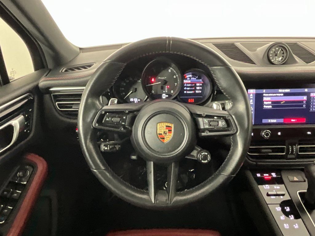 Used 2023 Porsche Macan Turbo image 11