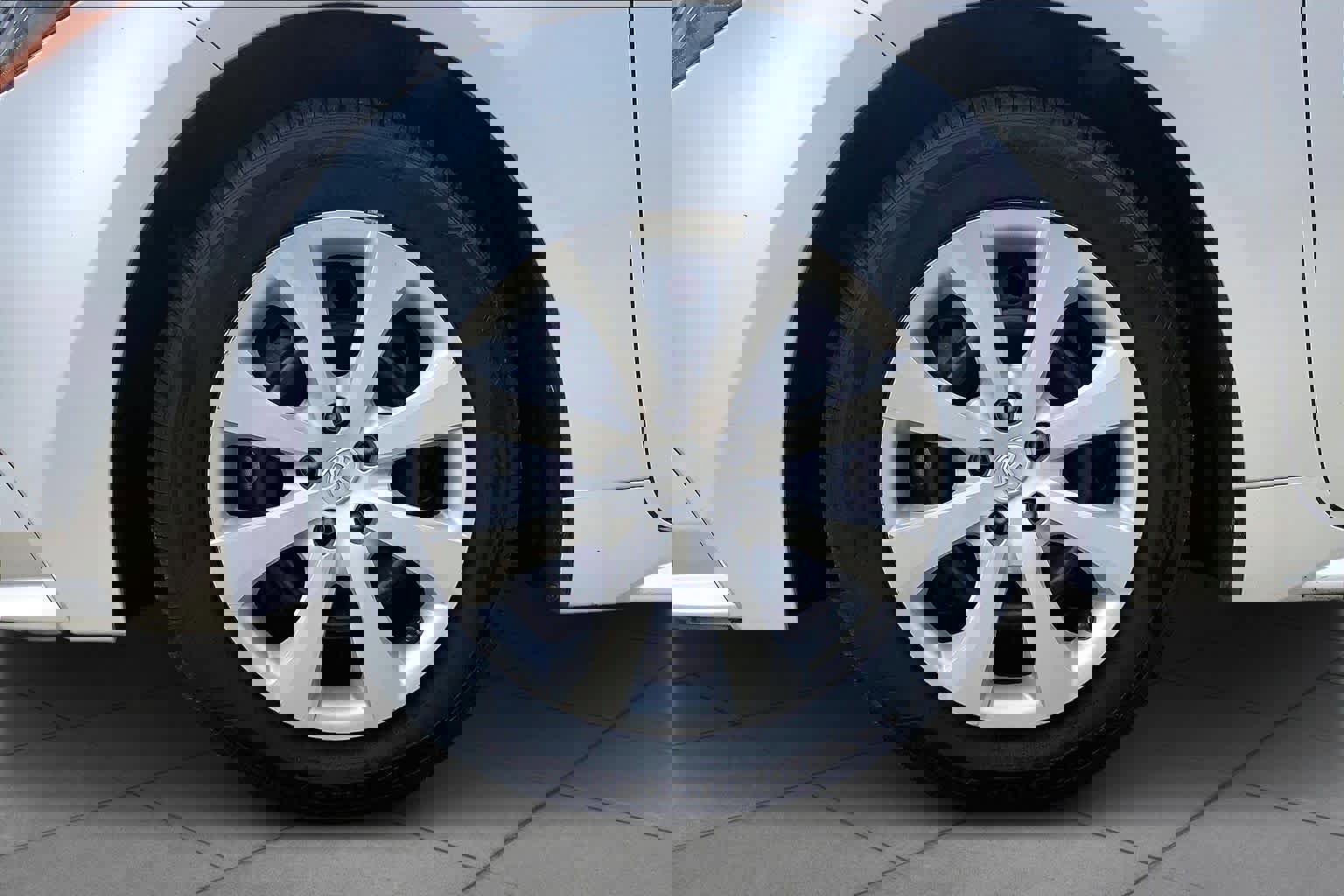 Used 2021 Toyota Corolla LE image 11