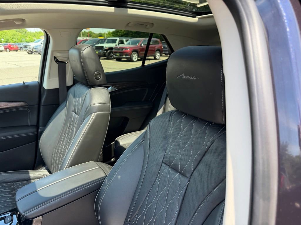 Used 2021 Buick Envision Avenir w/ Technology Package II AWD/4WD image 13