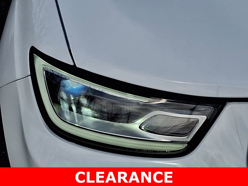 Used 2024 Chrysler Pacifica Touring-L image 9