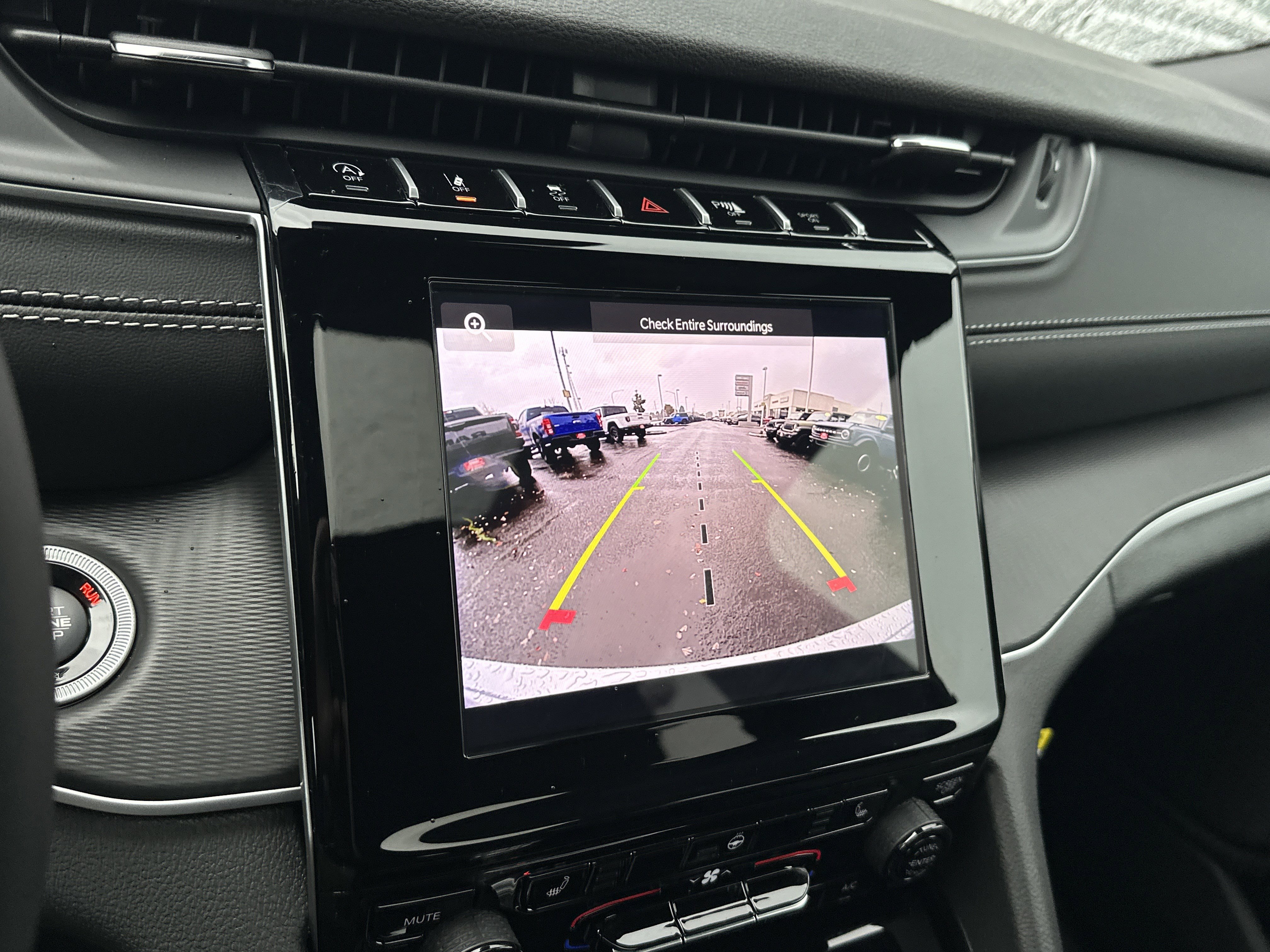 New 2025 Jeep Grand Cherokee Laredo X w/ Luxury Tech Group I image 22