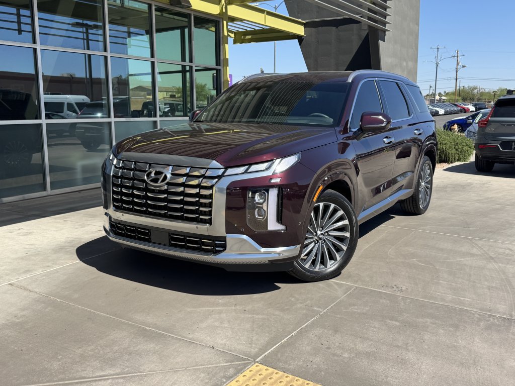 Used 2024 Hyundai Palisade Calligraphy AWD/4WD image 2