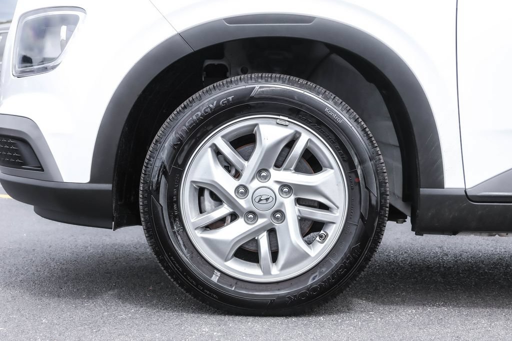 Used 2025 Hyundai Venue SE FWD image 15