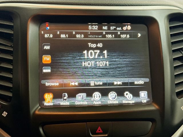 Used 2017 Jeep Cherokee Trailhawk w/ Cold Weather Group image 15