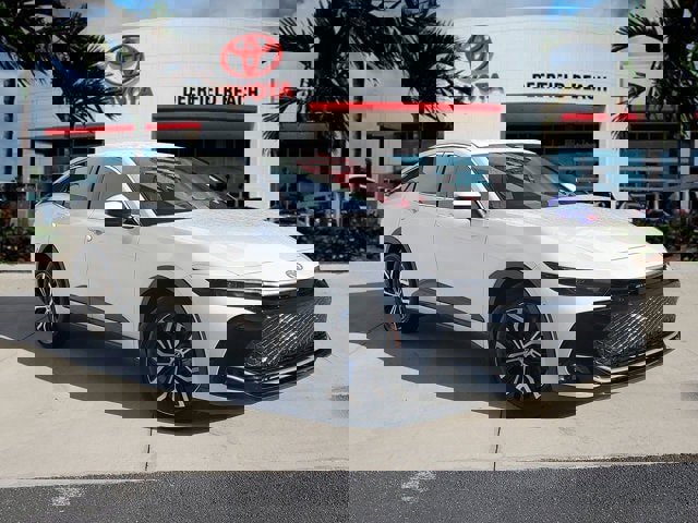 Used 2025 Toyota Crown XLE image 1