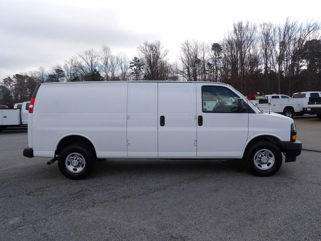 Used 2022 Chevrolet Express 2500 Extended w/ Driver Convenience Package image 9