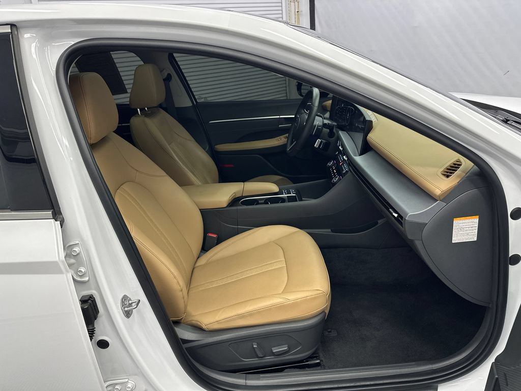 Used 2025 Hyundai Sonata Limited FWD image 15