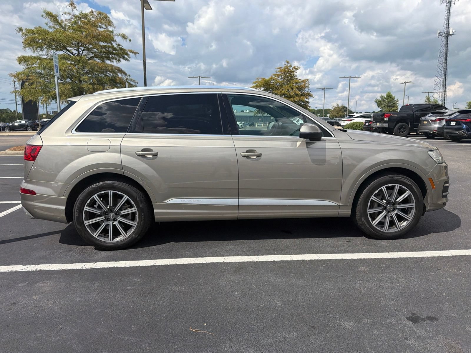 Used 2017 Audi Q7 3.0T Premium Plus w/ Premium Plus Package AWD/4WD image 7