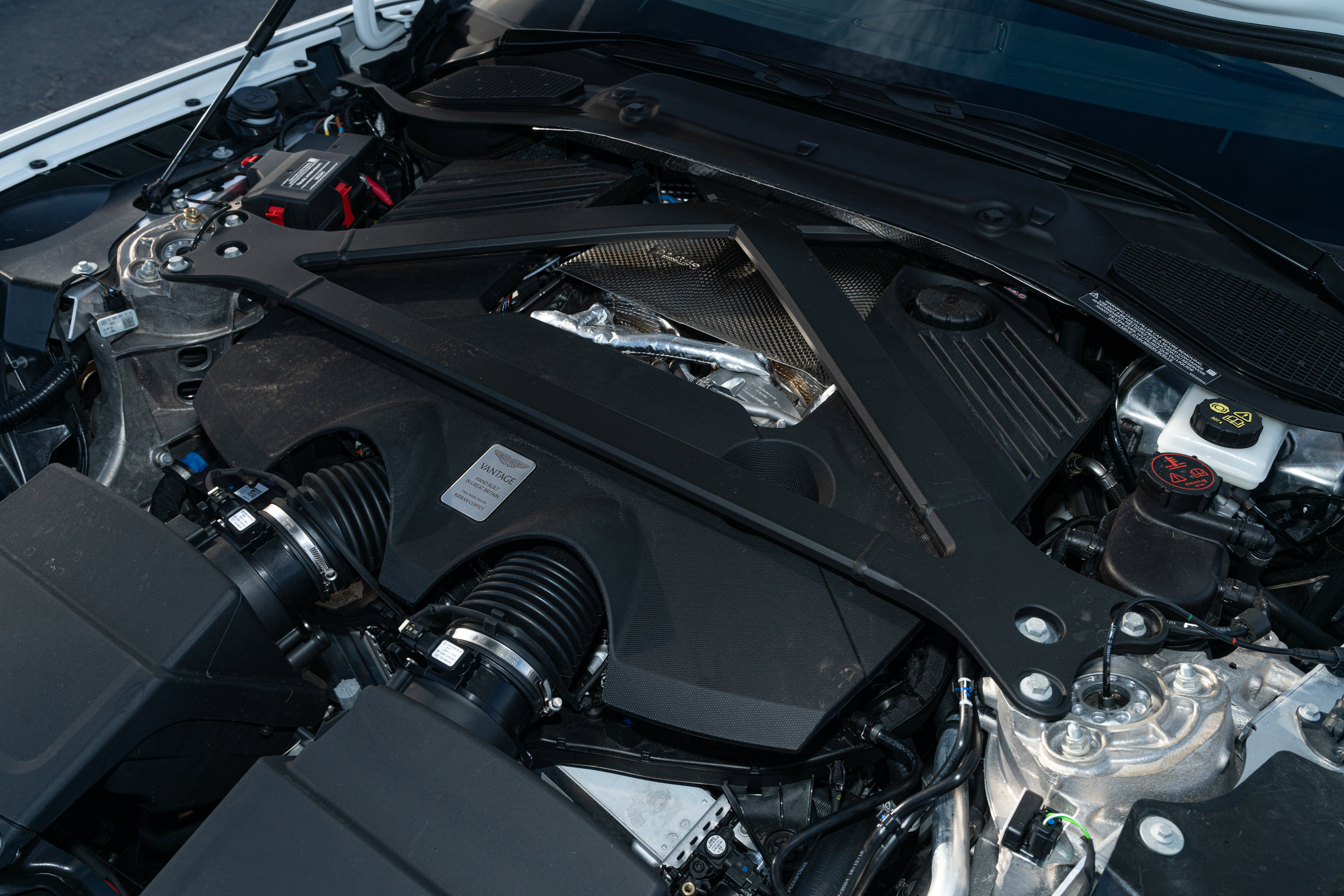 Used 2025 Aston Martin V8 Vantage Coupe RWD image 12