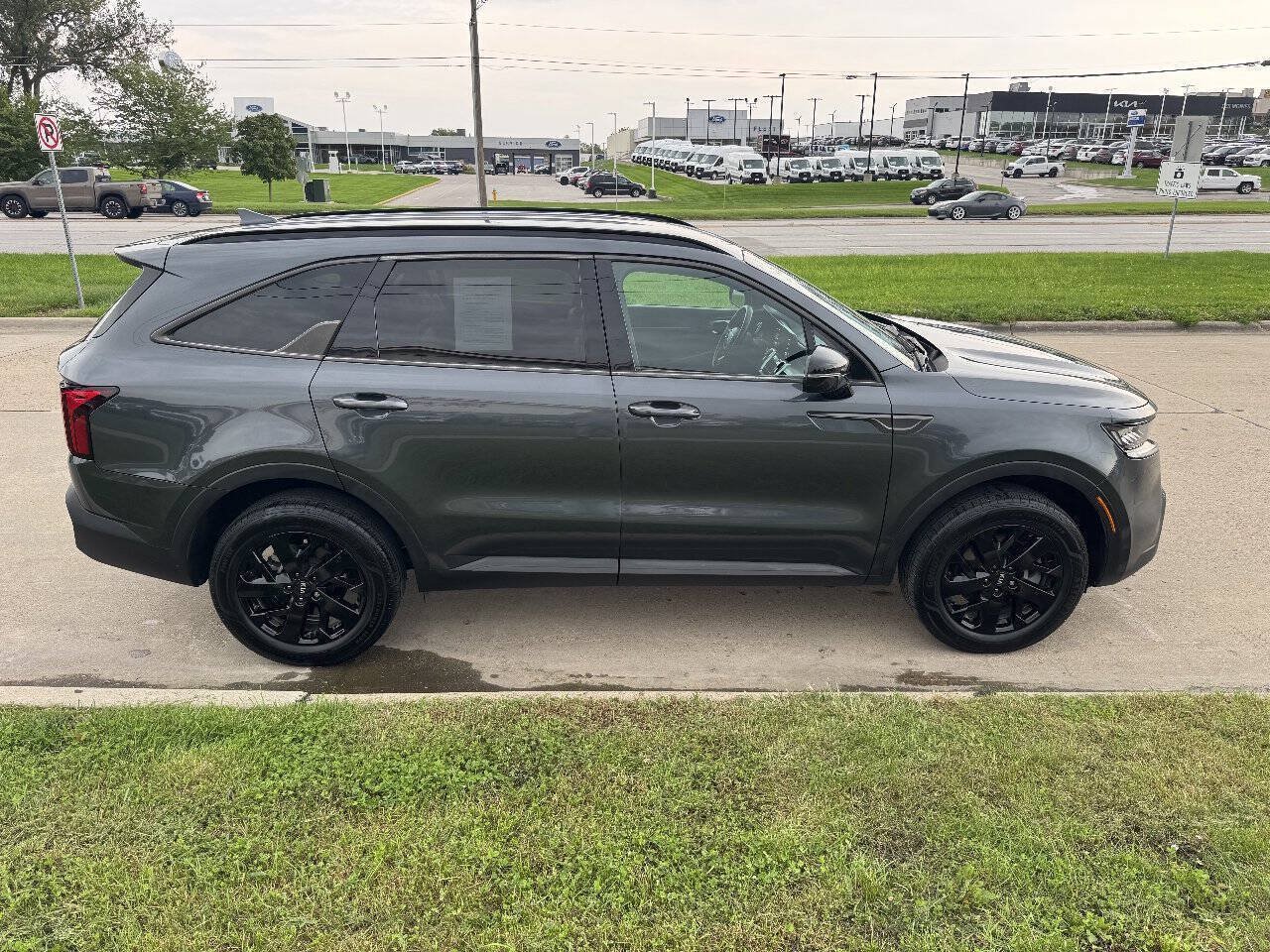 Used 2021 Kia Sorento S AWD/4WD image 6