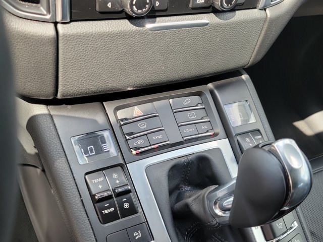 Certified 2015 Porsche Macan S AWD/4WD image 35