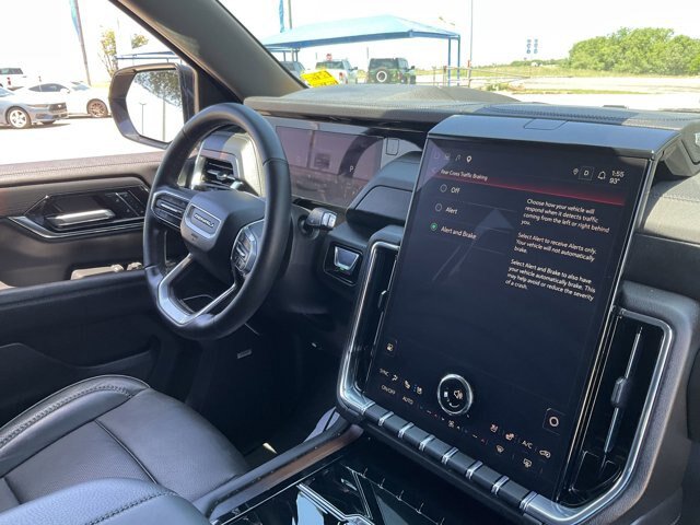 Used 2025 GMC Yukon XL Denali AWD/4WD image 19