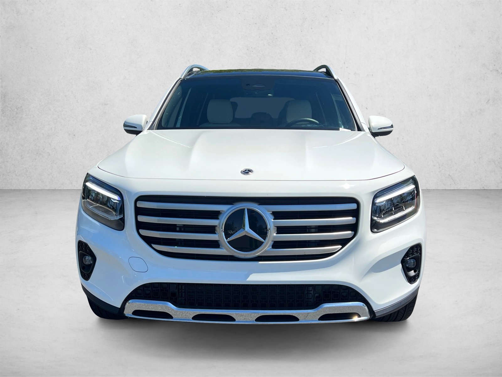 Used 2026 Mercedes-Benz GLB 250 4MATIC image 2