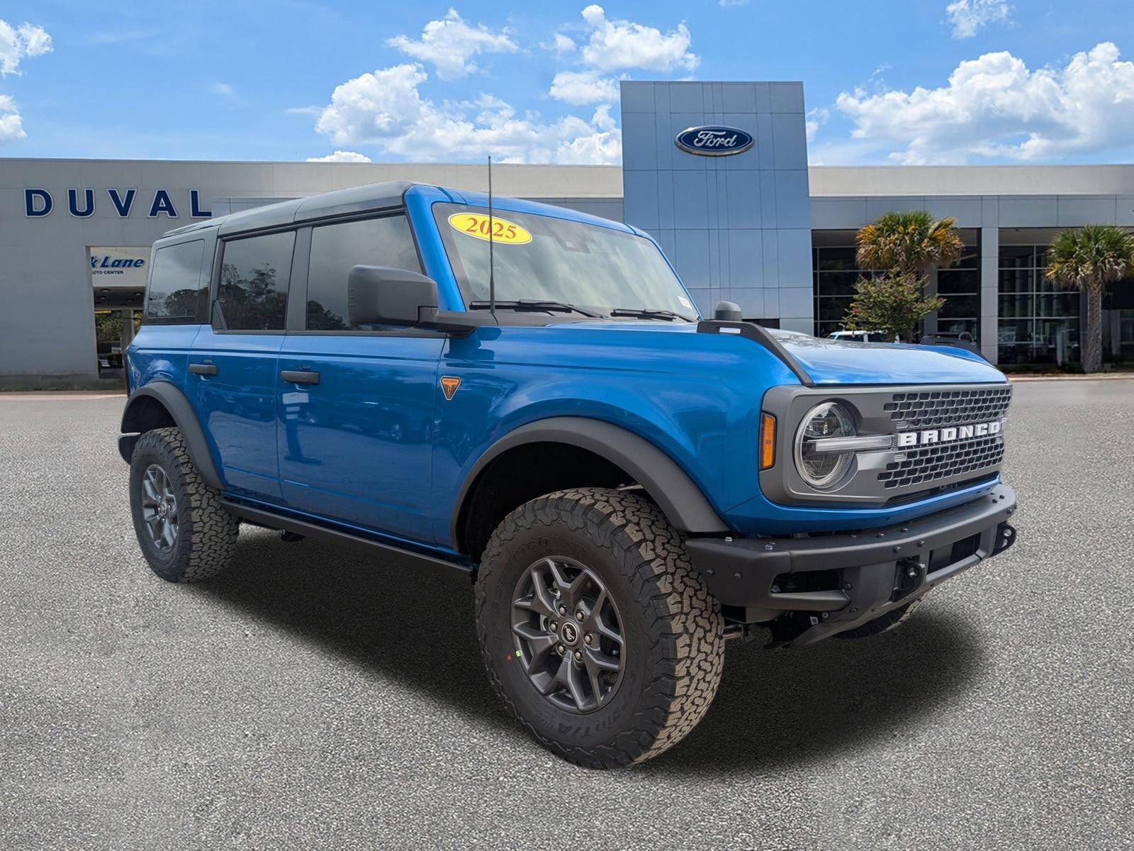 New 2025 Ford Bronco Badlands AWD/4WD image 2