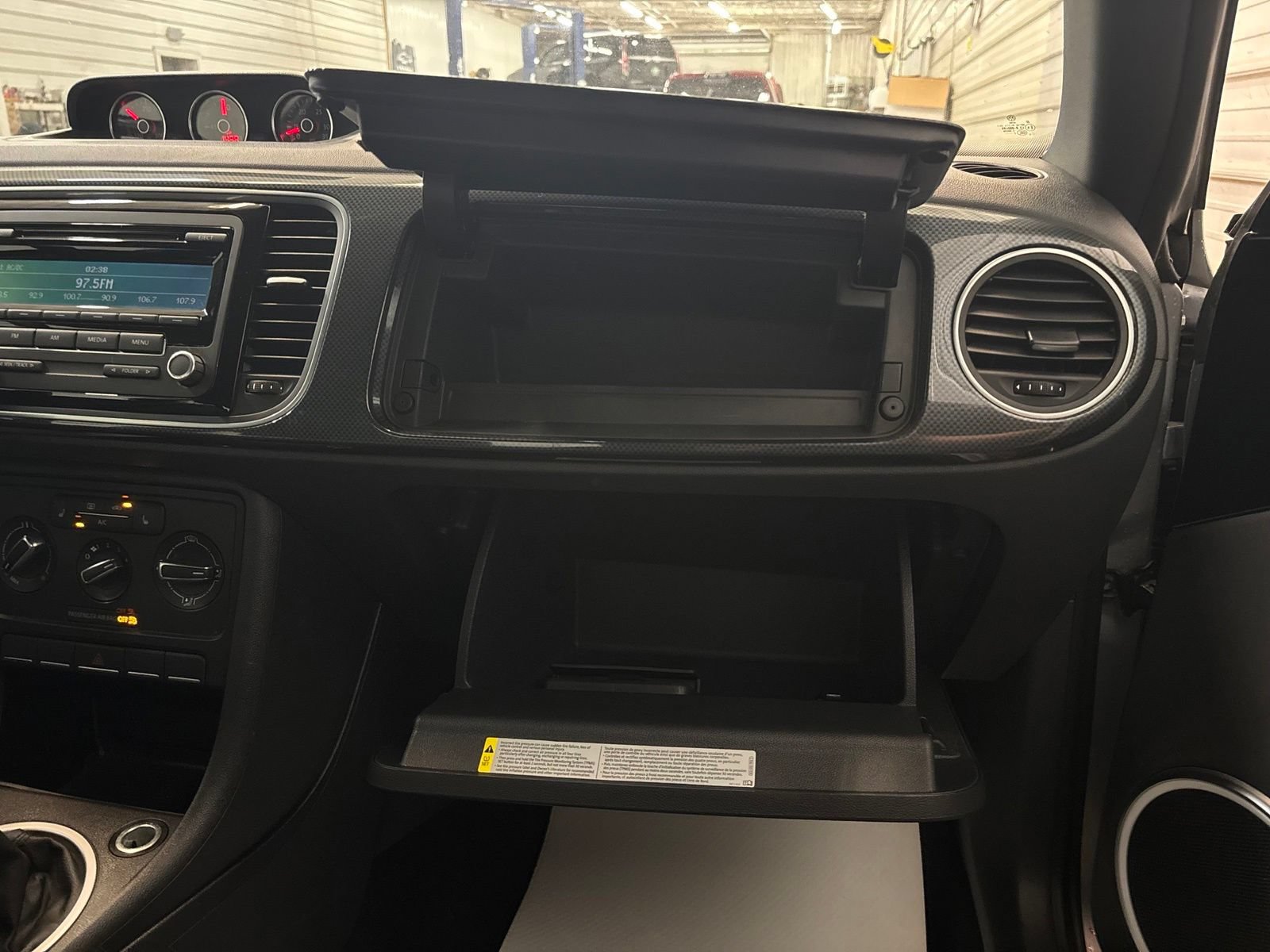 Used 2014 Volkswagen Beetle R-Line FWD image 25