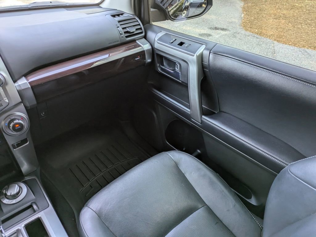 Used 2018 Toyota 4Runner Limited AWD/4WD image 17