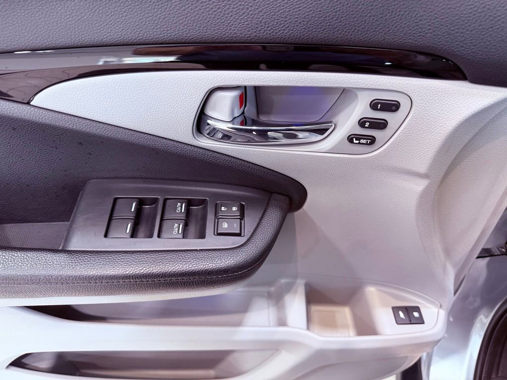 Used 2017 Honda Pilot Elite image 24