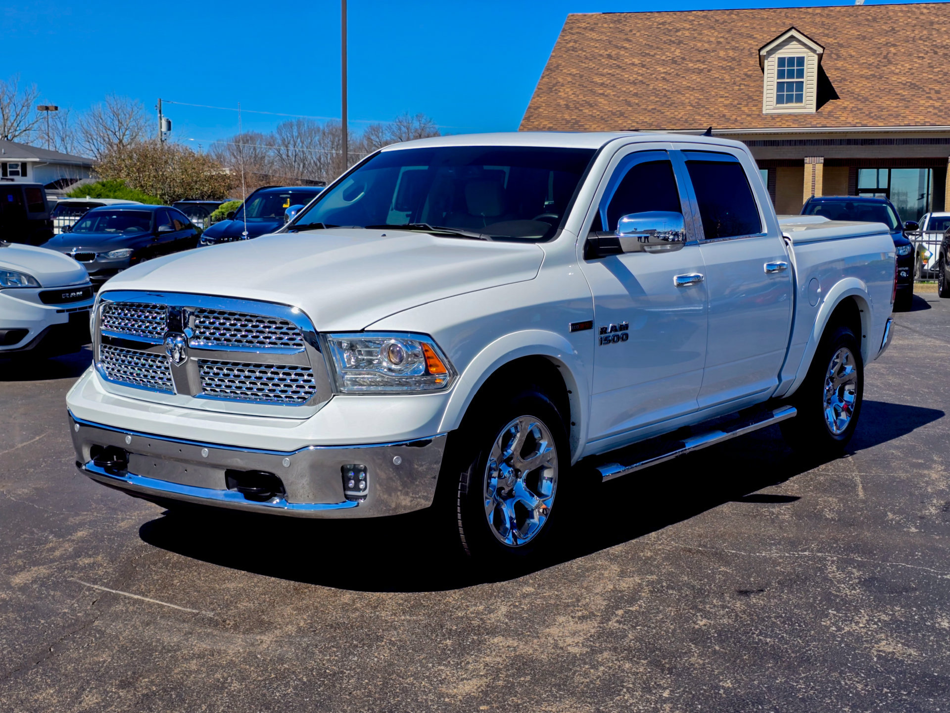 Used 2018 RAM 1500 Laramie w/ Convenience Group AWD/4WD image 7