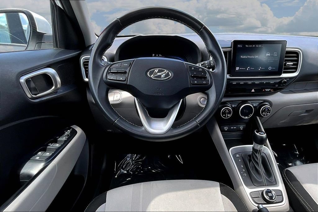 Used 2025 Hyundai Venue SEL FWD image 10
