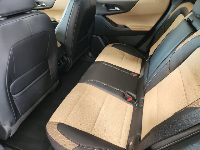 Used 2026 Chevrolet Equinox ACTIV AWD/4WD image 32