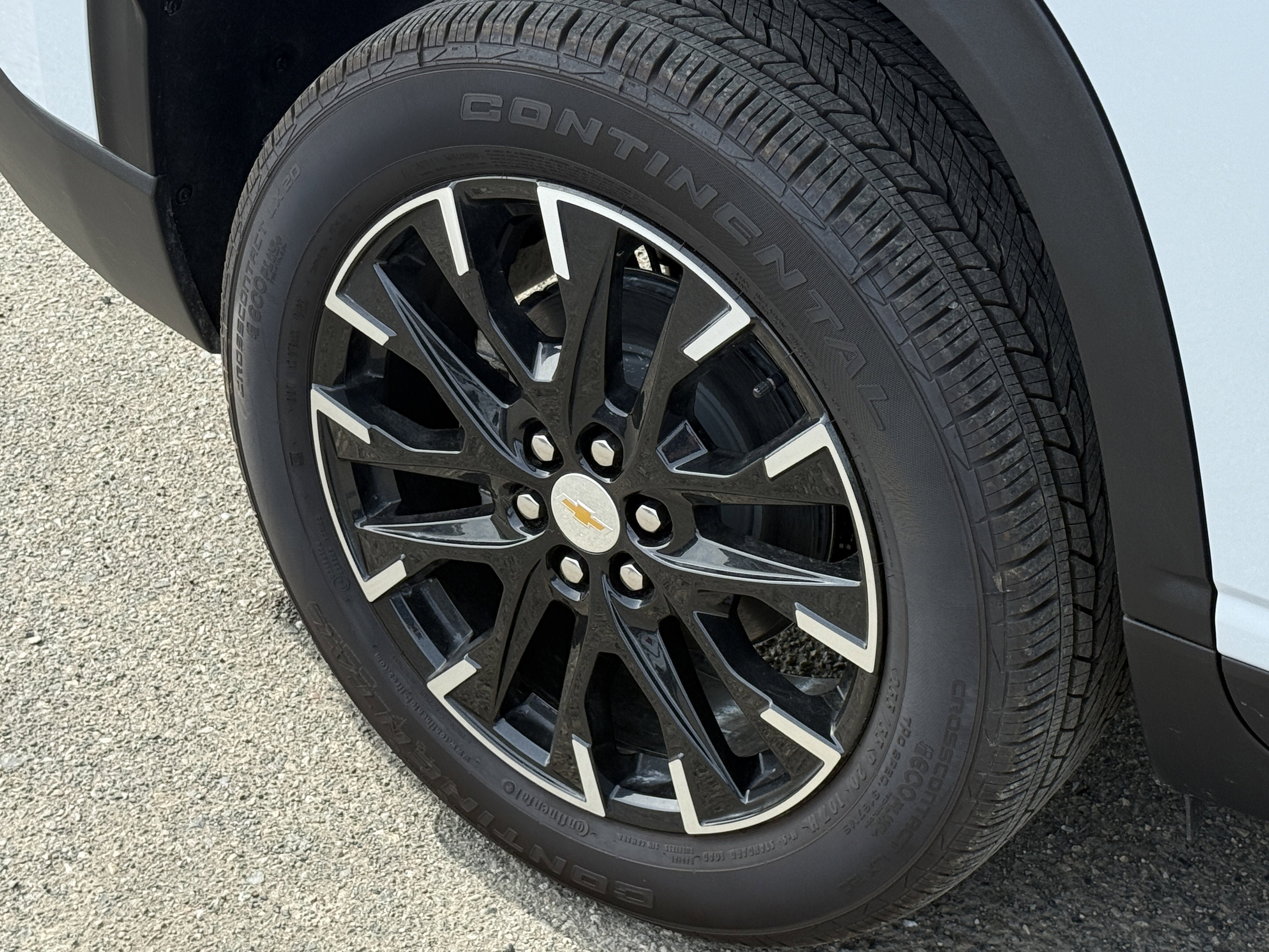 New 2026 Chevrolet Traverse LT w/ Sun and Wheel Package AWD/4WD image 29