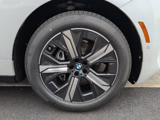 New 2026 BMW iX xDrive45 image 5