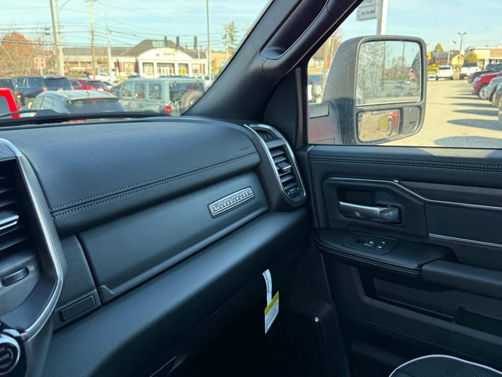 New 2026 RAM 2500 Laramie AWD/4WD image 24