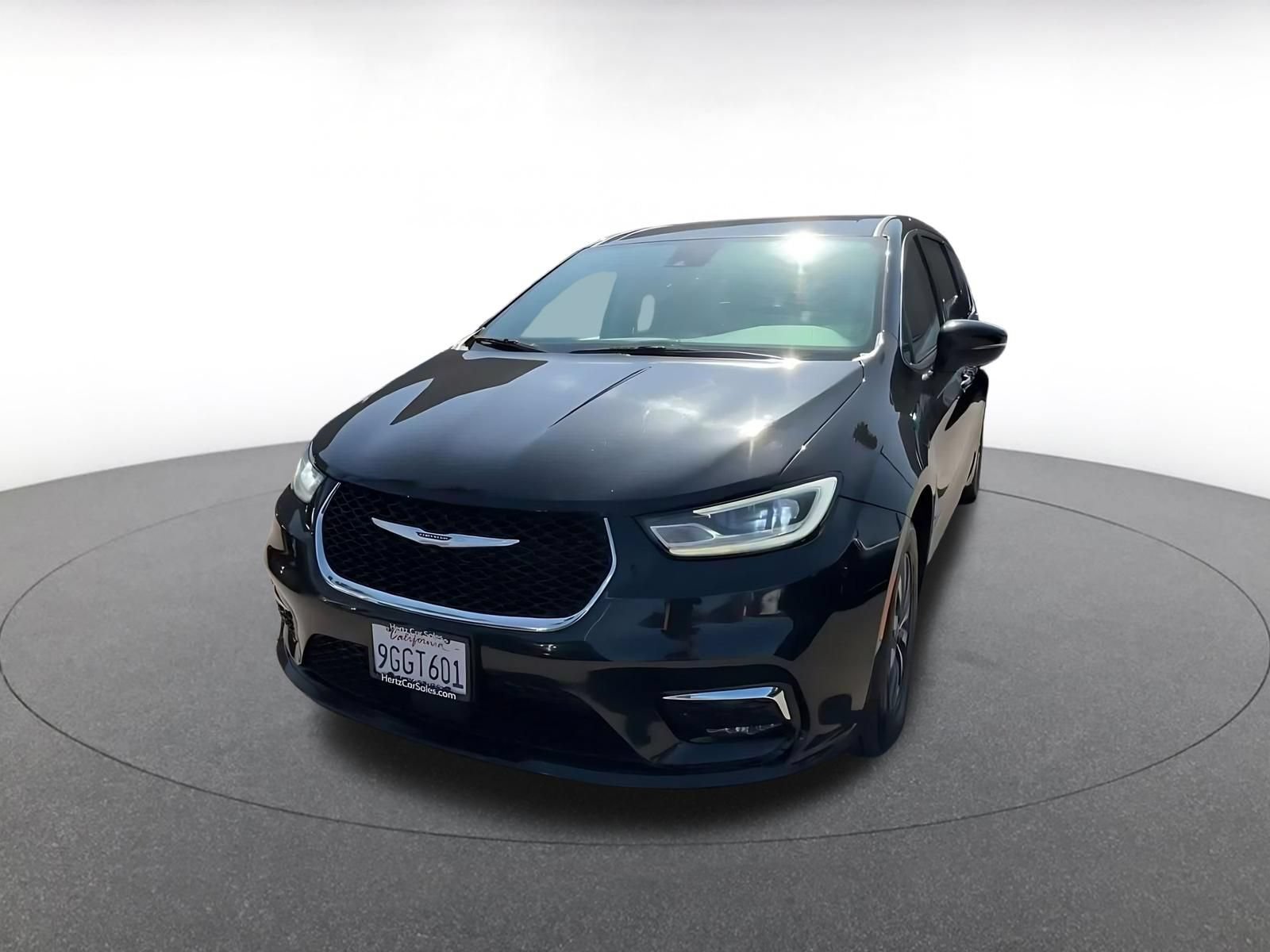 Used 2023 Chrysler Pacifica Touring-L FWD image 6