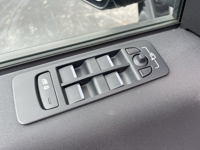 Used 2023 Land Rover Discovery Sport S AWD/4WD image 13
