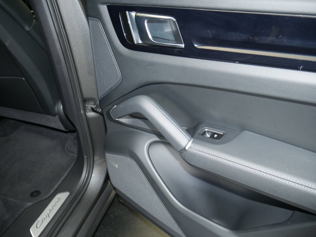 Certified 2021 Porsche Cayenne Coupe AWD/4WD image 26