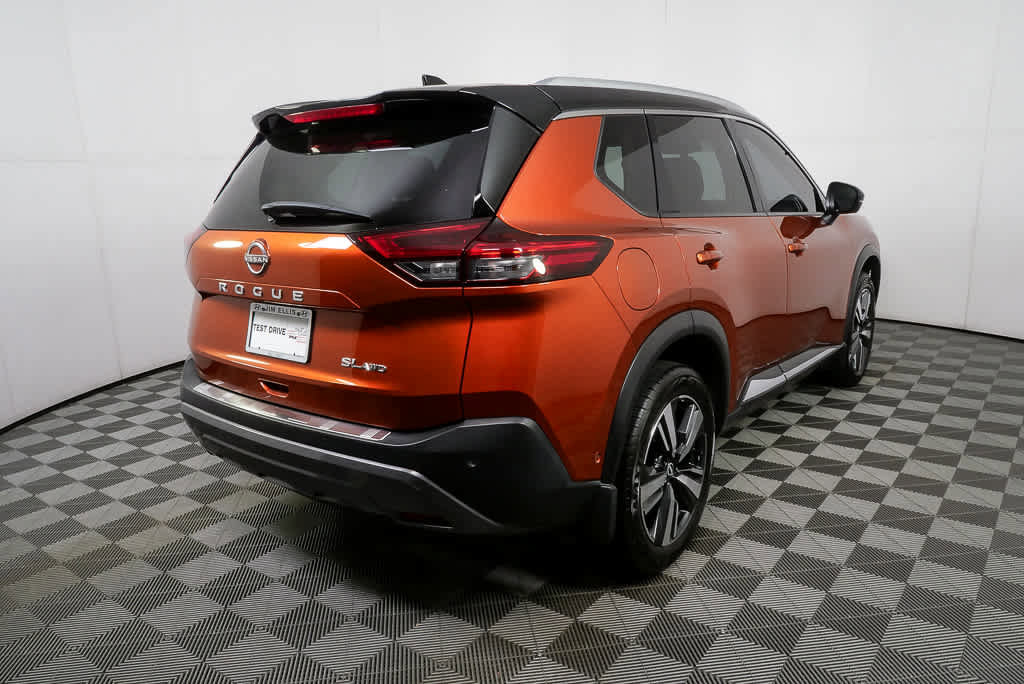 Used 2023 Nissan Rogue SL w/ SL Premium Package AWD/4WD image 3