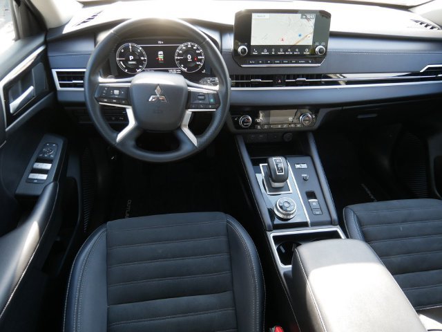 Used 2024 Mitsubishi Outlander SE AWD/4WD image 13