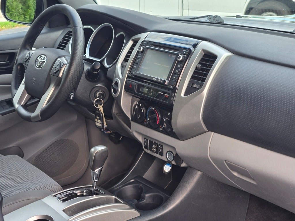 Used 2014 Toyota Tacoma 4x4 Double Cab image 7