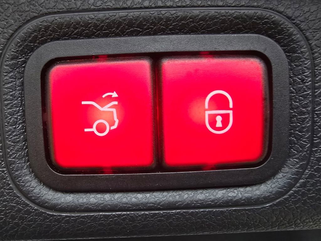 Certified 2021 Mercedes-Benz E 350 4MATIC Sedan image 21