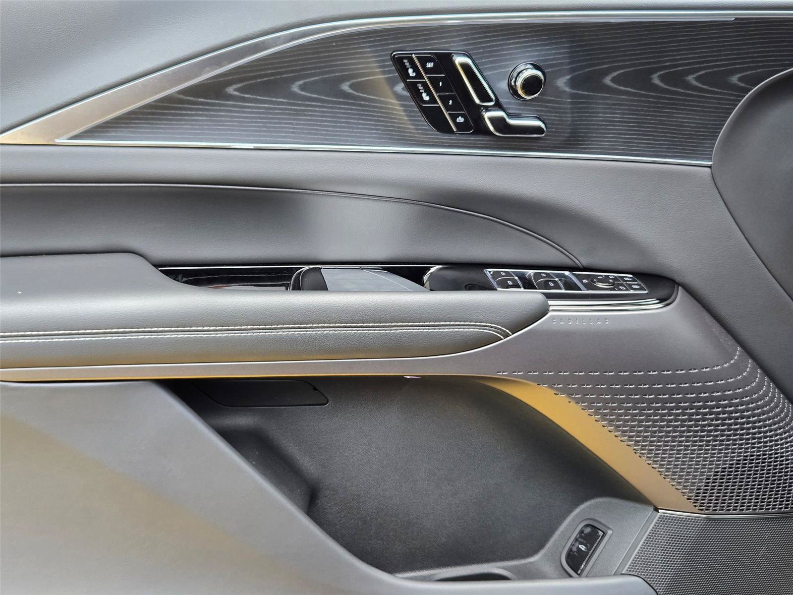 New 2026 Cadillac Lyriq Premium Luxury AWD/4WD image 25