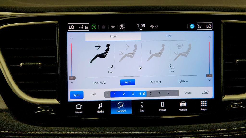 Used 2024 Chrysler Pacifica Limited FWD image 19