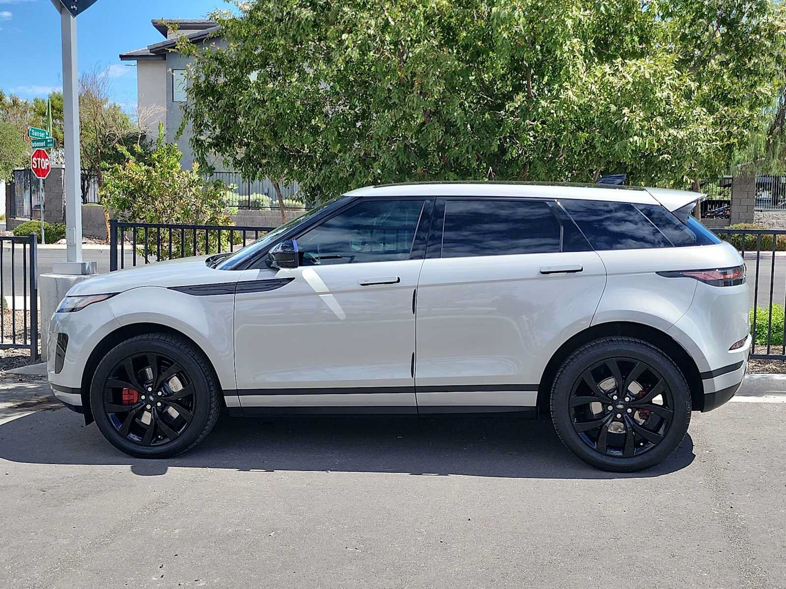 Used 2020 Land Rover Range Rover Evoque S AWD/4WD image 5