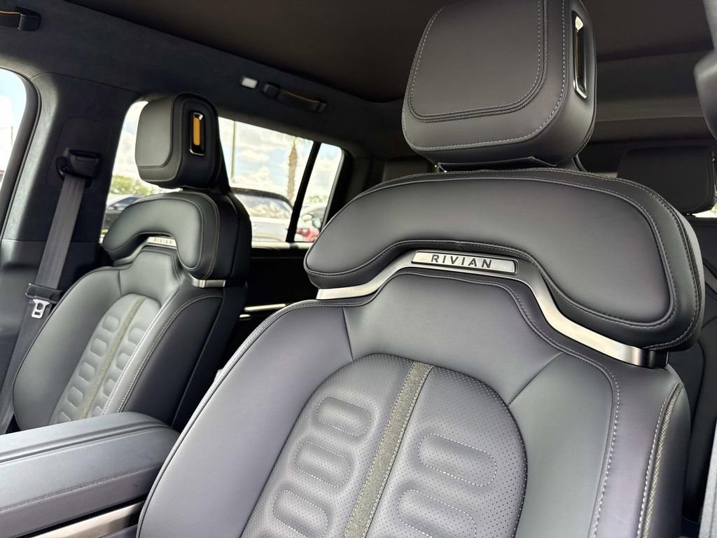 Used 2025 Rivian R1S Adventure AWD/4WD image 26