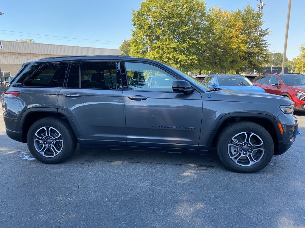 Used 2022 Jeep Grand Cherokee Trailhawk image 5