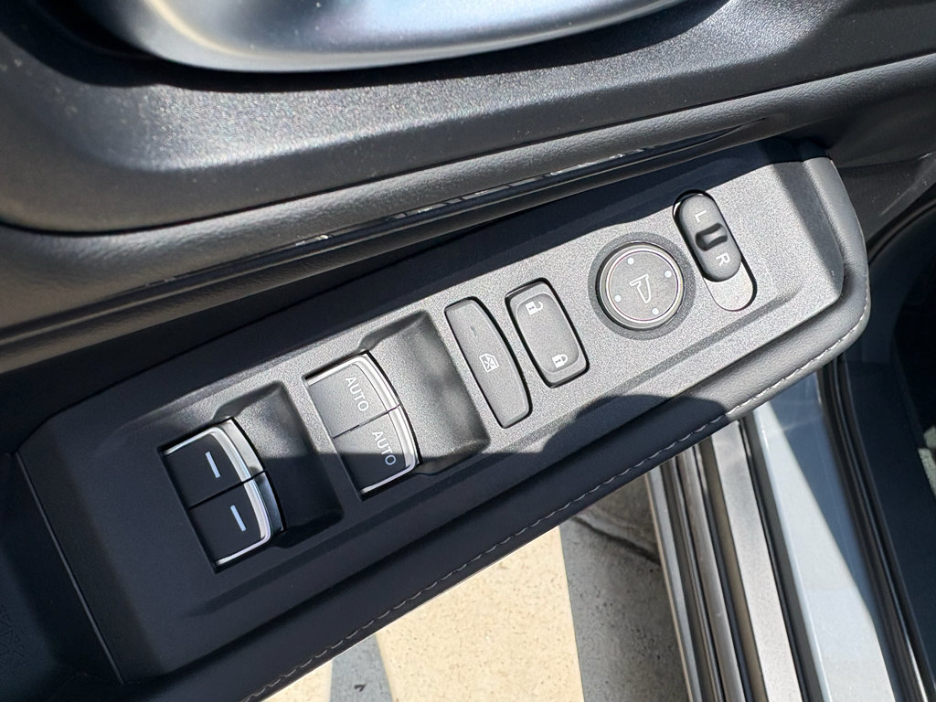 Used 2023 Honda Accord Sport image 11