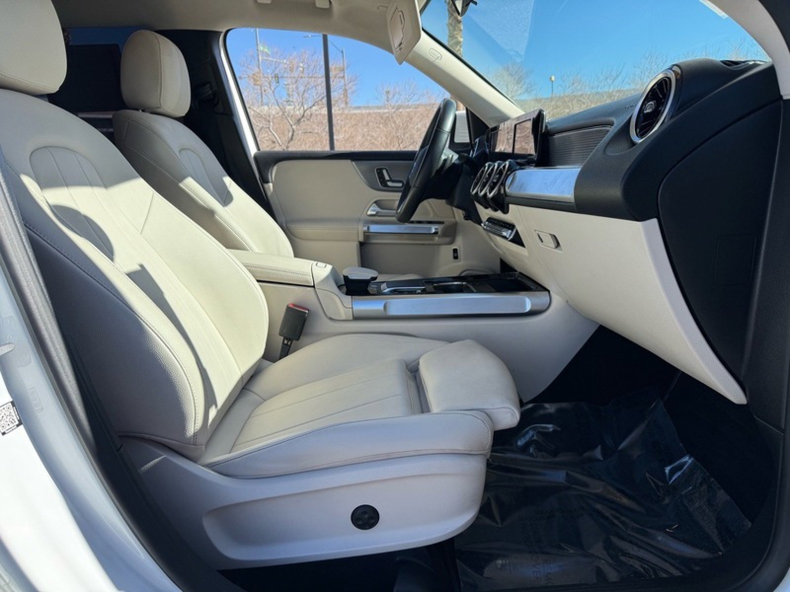 Certified 2021 Mercedes-Benz GLB 250 image 24