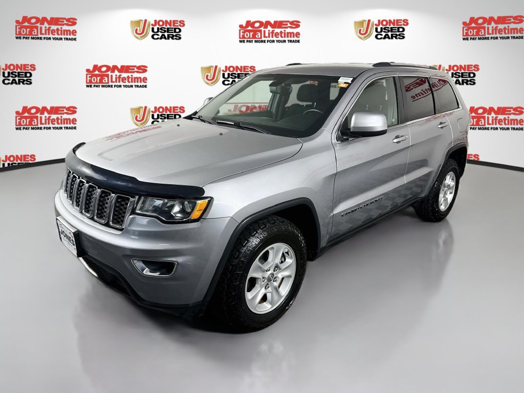 Used 2017 Jeep Grand Cherokee Laredo w/ Quick Order Package 23E AWD/4WD image 12