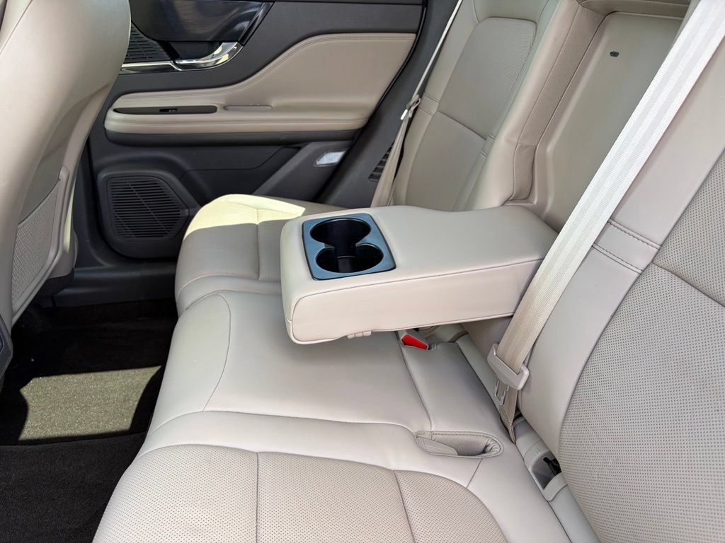 Used 2022 Lincoln Corsair AWD w/ Premium Package image 19