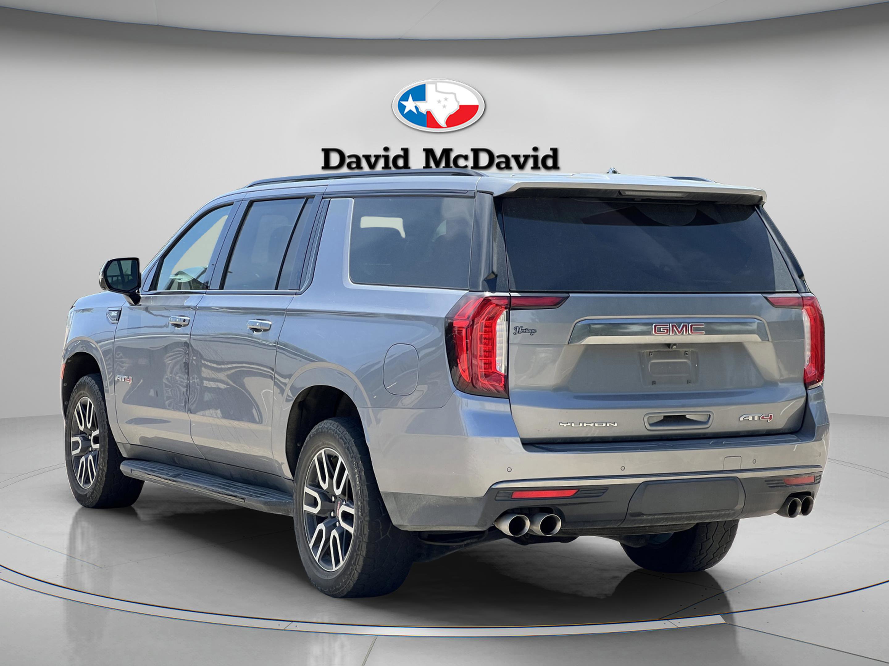 Used 2022 GMC Yukon XL AT4 w/ Technology Package AWD/4WD image 8