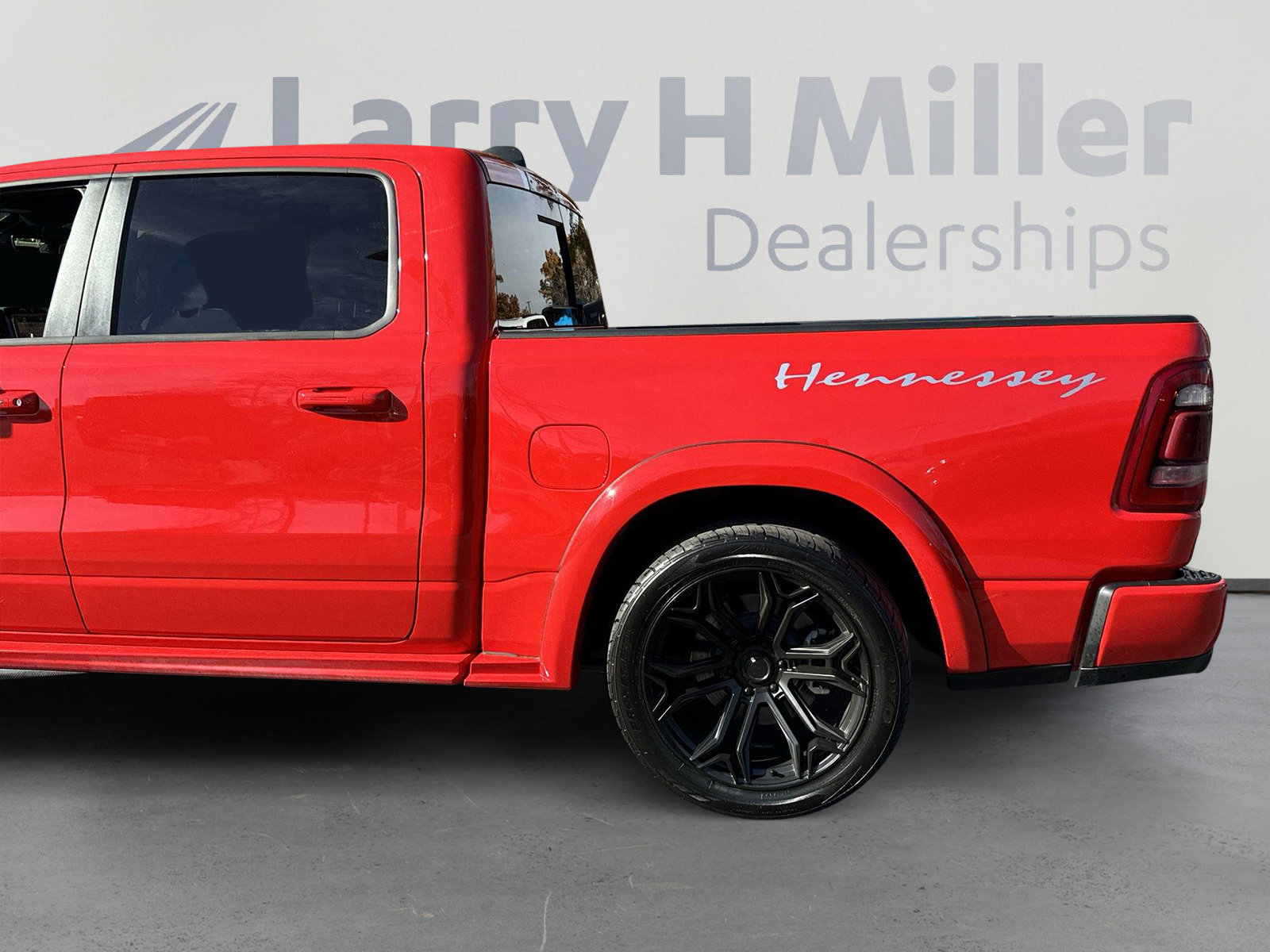 New 2024 RAM 1500 Laramie image 13