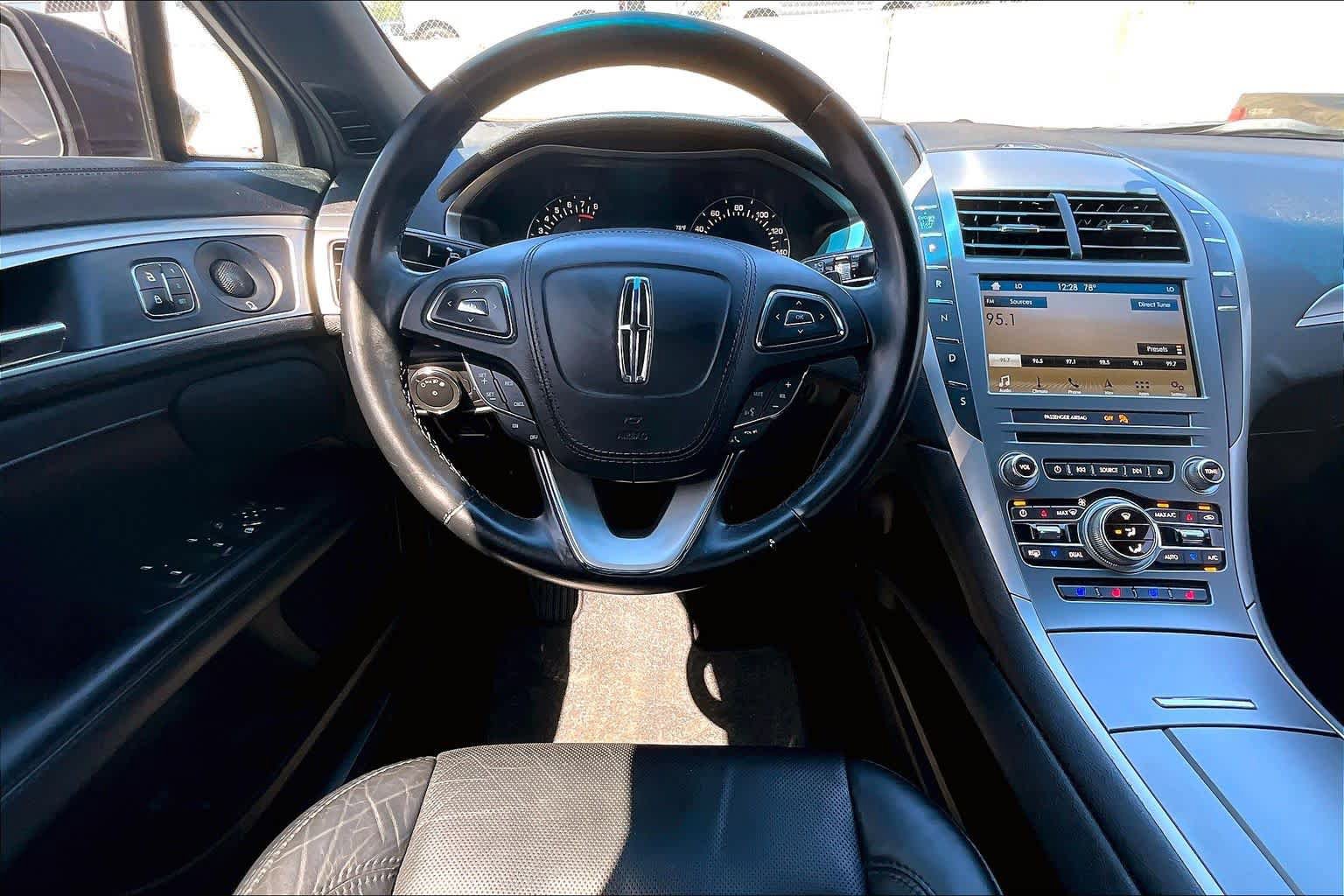 Used 2017 Lincoln MKZ Reserve image 6