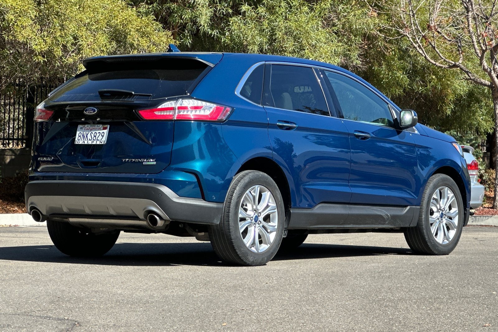 Used 2020 Ford Edge Titanium w/ Equipment Group 301A FWD image 4